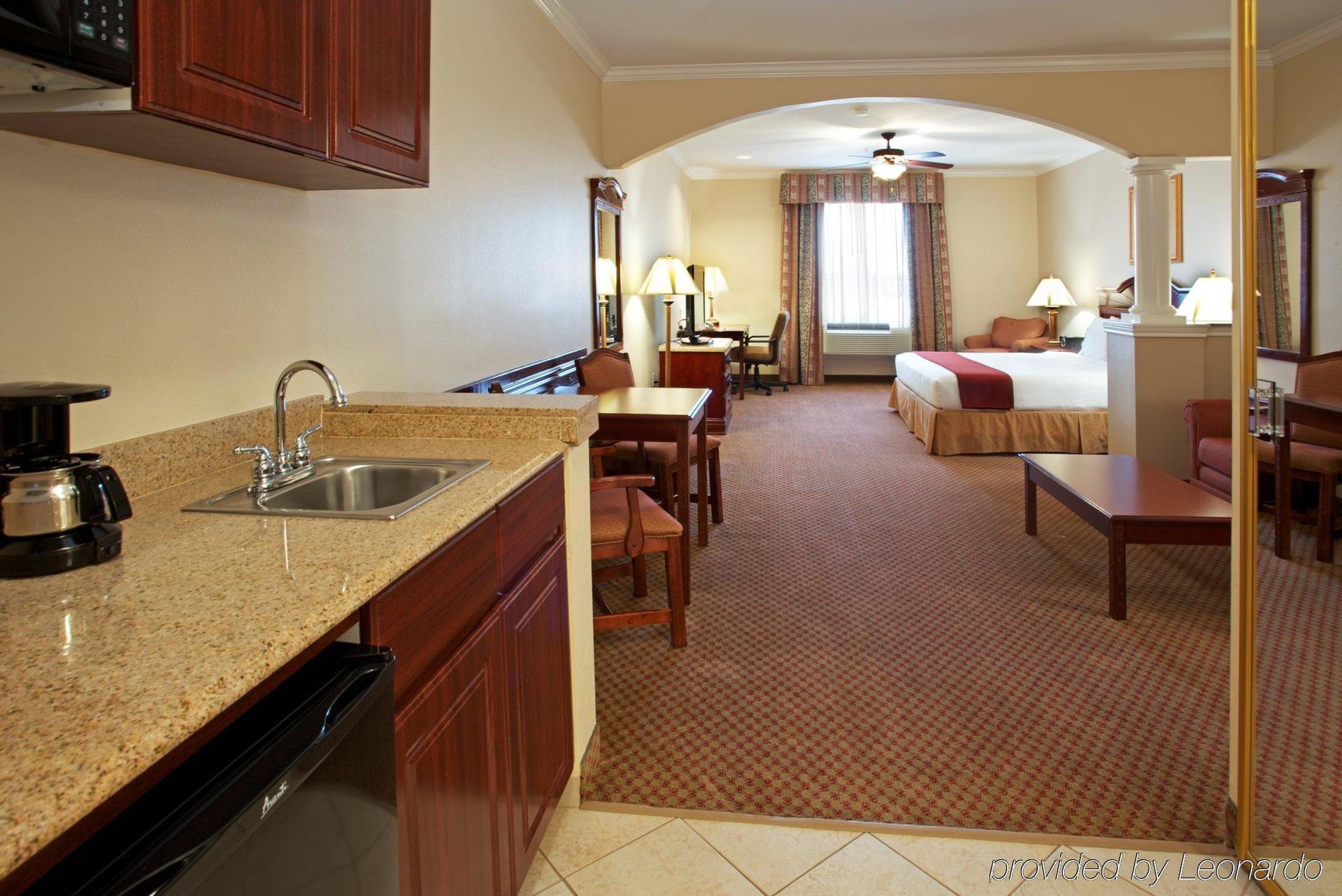 Holiday Inn Express & Suites Houston East By Ihg Eksteriør bilde